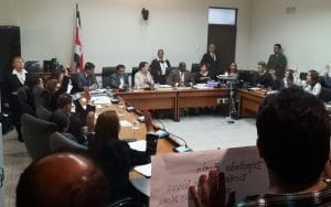 La Comisión Plena I aprobó el proyecto de ley. Un grupo de personas se manifestó en contra del plan. (CRH)