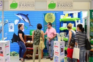 Empresas mostraron sus productos comerciales en la Feria. (CRH)