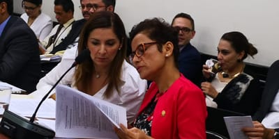 La Comisión de Control de Ingreso y Gasto Públicos, que preside la diputada Yorleny León (derecha), no ha podido avanzar con importantes expedientes. (CRH).