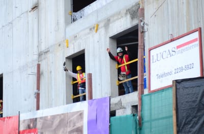 Detenían sus obras para saludar a los manifestantes (Daniela Abarca / CRH).