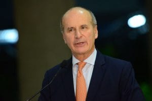 José María Figueres, candidato del PLN, defiende el derecho de las personas a portar armas para defenderse. (Foto: Archivo CRH)