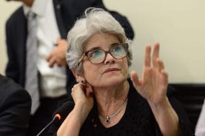 La ministra teme que se repita la historia del Banco Anglo. (CRH)