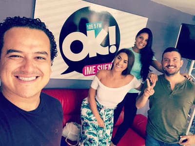 Choché Romano (camiseta negra) Natalia Rodríguez (blusa color menta) y José "Yiyo" Alfaro (camiseta verde) fueron denunciados este miércoles (Ok! FM).
