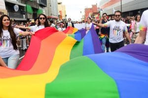 La propuesta busca aplazar la entrada en vigencia del matrimonio gay. (CRH).