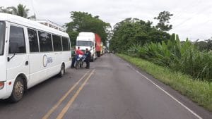 Bloqueos han provocado colpasos viales en rutas turísticas. (CRH)
