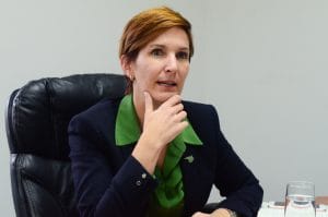 La actual ministra de Comercio, Dyala Jiménez es una de las personas en las que el presidente piensa para canciller.