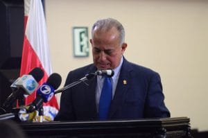 El diputado Luis Fernando Chacón, del PLN, impulsa el proyecto de ley. (CRH).