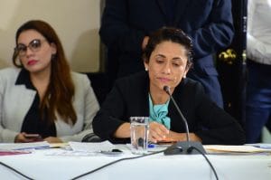 La legisladora Yorleni León manifestó que cada grupo "defiende su metro cuadrado". (CRH).