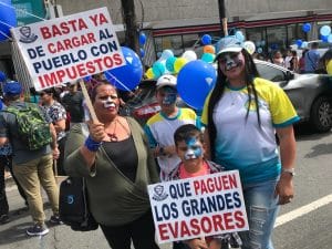 Los sindicatos inician manifestación en el día 17 de huelga.