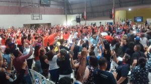 Los educadores decidieron continuar en huelga.