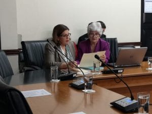 La Ministra de Hacienda considera que cooperativas deben pagar renta. Este jueves volvió a comparecer ante los diputados. (CRH)