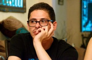 La canciller defendió la idoneidad de Allan Solís, asesor del presidente en una plaza de embajador amparada en el manual de puestos de la Cancillería, pero no en en lo que dice la ley.