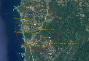 Este mapa muestra algunos de los desarrollos y la presencia de 2 Asadas, así como un acueducto ilegal (línea azul), en una pequeña comunidad. (Imagen cortesía)