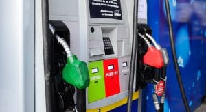 Aunque el Gobierno intentó subsidiar el preció del diésel, la Aresep estableció un nuevo aumento que mantienen hoy los precios de los combustibles por encima de los 1000 colones el litro. (Foto: CRH)