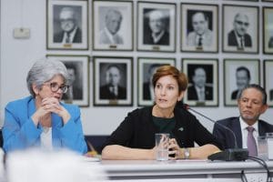 El Comex, que en este momento lidera Dyalá Jiménez (centro) coordina la defensa del país ante la demanda de Infinito. En la foto junto a los ministros Rocío Aguilar y André Garnier. (Imagen de Comex)