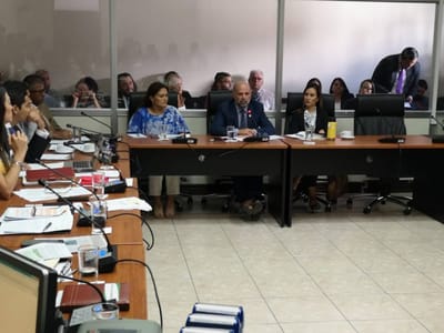 Carlos Manuel Rodríguez, Ministro de Ambiente estuvo en comisión legislativa.