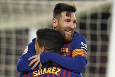Messi y Suárez celebran un nuevo triunfo del Barcelona /AFP