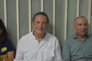 Guillermo Constenla (en el centro) inscribió su precandidatura presidencial por el PLN. (Archivo/CRH).