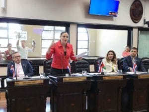 La diputada Ana Lucía Delgado, del PLN, dijo que no permitirán que se gaste el dinero de los costarricenses. (CRH).