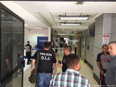 El 3 de noviembre del 2017 el OIJ y la Fiscalía allanaron las instalaciones del BCR en el centro de San José, en el marco de las investigaciones por el cementazo (CRH/Archivo).