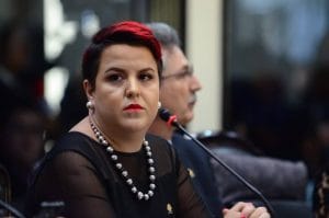 Aunque el informe habla de instrucciones de la Presidencia a Welmer Ramos, la diputada Laura Garro asegura que no se hace mención a Luis Guillermo Solís. (CRH).