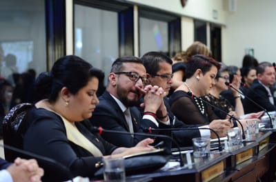 La bancada legislativa del gobernante Partido Acción Ciudadana (PAC) se opondrá a que la Procuraduría de la Ética Pública vuelva a investigar al expresidente Luis Guillermo Solís por faltar al deber de probidad en el caso del cemento chino. (CRH).