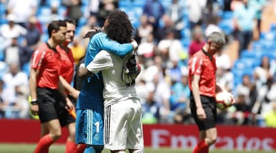 Al final del juego el 19 de mayo de este año, Marcelo se abrazó con Keylor. Foto: Marca.