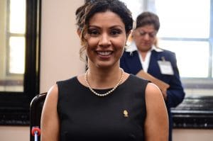 La diputada Paola Valladares, del PLN, dijo que trabaja en un proyecto de ley para regular elevados pagos de dietas a directivos. (CRH).