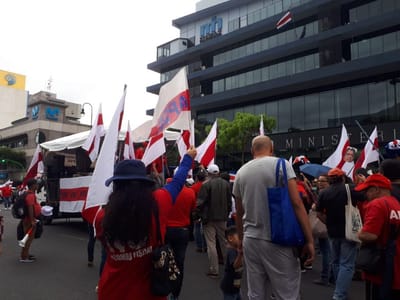 Sindicato seguirá en las calles protestando por proyectos antihuelgas.