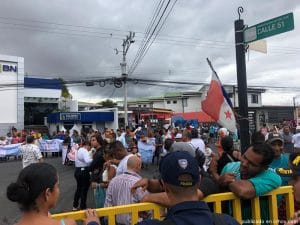 Con las mesas de diálogo con el ESM el gobierno espera contener las protestas y zafarranchos, como el ocurrido el 25 de junio en la Presidencia / CRH