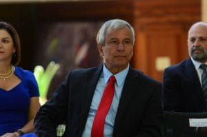 Diputados del PLN sostienen que el ministro de la Presidencia, Víctor Morales, fue parte de la negociación. (CRH).