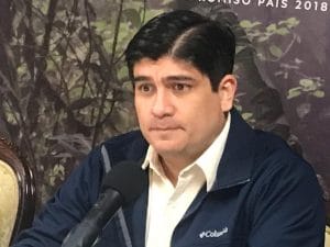 El presidente de la República, Carlos Alvarado, anunció este martes el veto a la ley. (CRH).