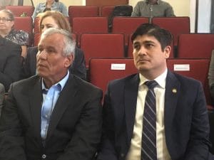 El presidente Carlos Alvarado y su ministro de la Presidencia, Víctor Morales, pierden credibilidad, tras ceder a presiones de sindicatos y mantener privilegios salariales a los empleados de la CCSS, sostienen diputados de oposición. (CRH).