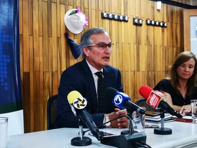 La permanencia de Gonzalo Delgado como presidente de Uccaep ha sido cuestionada por miembros de cámaras que han dejado la organización.