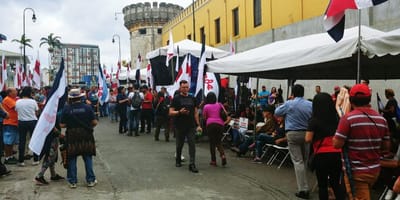 Educadores se concentrarán frente a la Asamblea (Imagen de APSE).