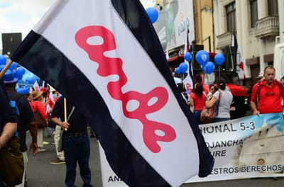El proyecto de ley que regulará el derecho de huelga fue aprobado en primer debate por el Congreso, en medio de protestas y amenazas de grupos sindicales. (CRH).