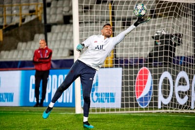 Keylor durante el reconocimiento del PSG en el Jan Breydelstadion, Bélgica. Foto: PSG.