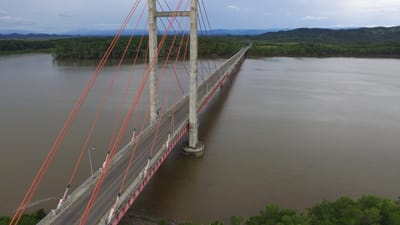 El paso por el puente podría ser suspendido durante varios meses para efectuar la reparación. CRH/Mauricio Mora