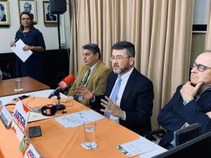El diputado Pedro Muñoz, del PUSC, presentó este martes el proyecto de ley. (Cortesía).