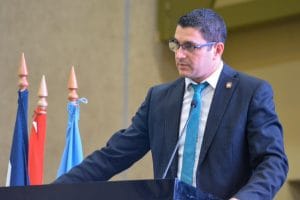 El ministro de Salud, Daniel Salas, firmó la propuesta de reforma legal. (CRH).