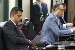 El diputado liberacionista Roberto Thompson (derecha) expresó su preocupación. (Cortesía).