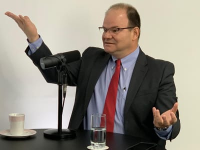 El ministro de Hacienda, Elian Villegas, insiste en el proyecto de ley para crear la renta global dual, a pesar de la resistencia de diputados de oposición. (Archivo/CRH).