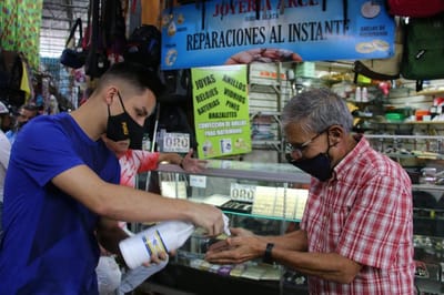 Uso de mascarillas en el Mercado de Mayoreo. Con fines ilustrativos. Foto:Municipalidad de San José.