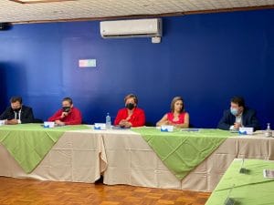 Los diputados se reunieron esta tarde con dirigentes de Rescate Nacional. (Cortesía).