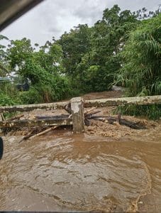 Río desbordado en Curridabat