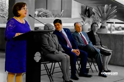 Yamileth Astorga, presidenta del AyA; Carlos Alvarado, presidente de la República y Ottón Solís, representante de Costa Rica ante el BCIE (Imagen original de Presidencia).