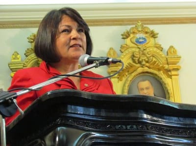 Exdiputada del PAC Yolanda Acuña pidió al gerente general del AyA que resuelvan en el plazo de 10 días, según consta en la sesión de Junta Directiva (Tomada del Facebook de la directiva).