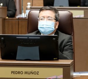 El diputado Pedro Muñoz, de la Unidad, calificó la situación de las finanzas del ICE como "una bomba de tiempo". (Cortesía/Asamblea).