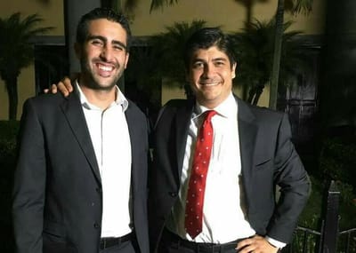 Camilo Saldarriaga acompaña a Carlos Alvarado desde que este empezó a escalar posiciones en la función pública durante el gobierno de Luis Guillermo Solís. El presidente aún no se refiere a la investigación contra Saldarriaga por presunta corrupción. (Foto: tomada de redes sociales)