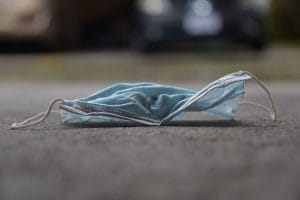 Volver a establecer el uso de mascarilla en la población será complicado